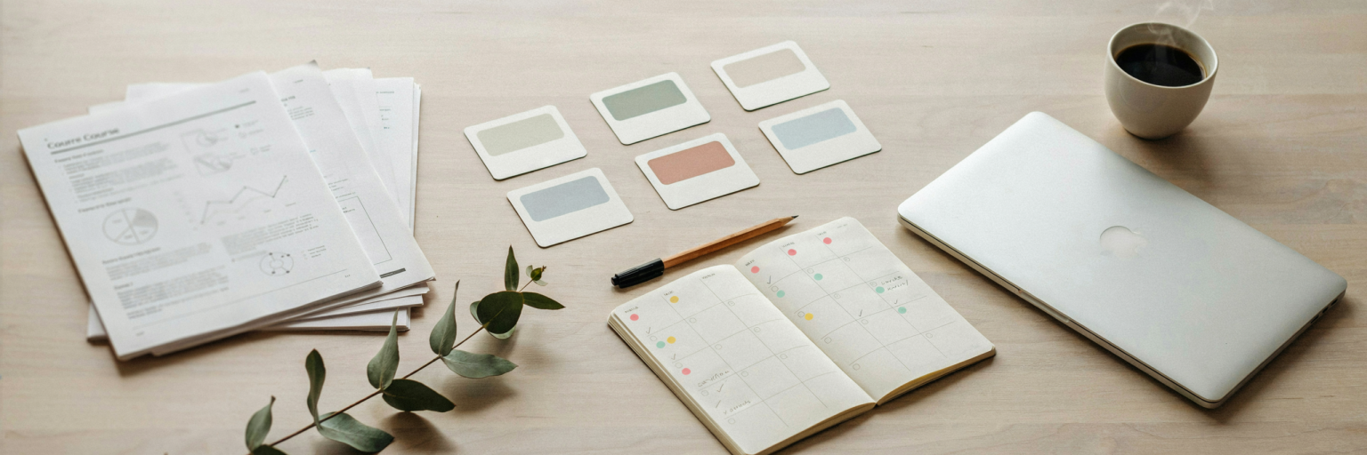 Fiches de révision, flashcards et planning de travail organisés pour préparer les révisions de médecine